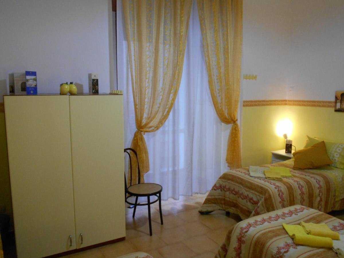 Robby'S House Bed & Breakfast Vico Equense Exterior photo
